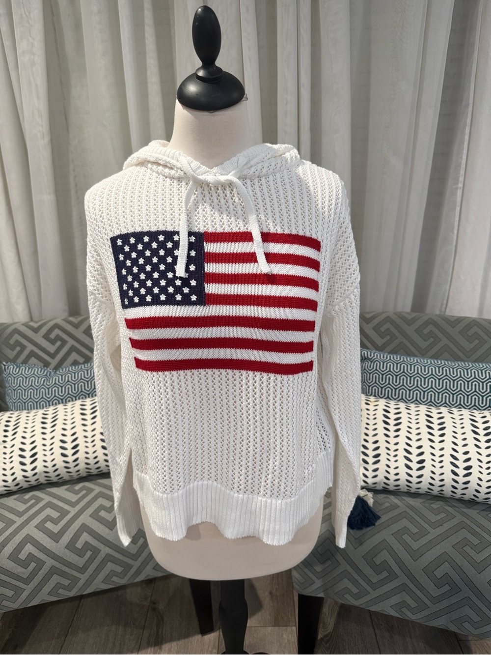 Universal Thread White Hooded Knit Sweater with American Flag